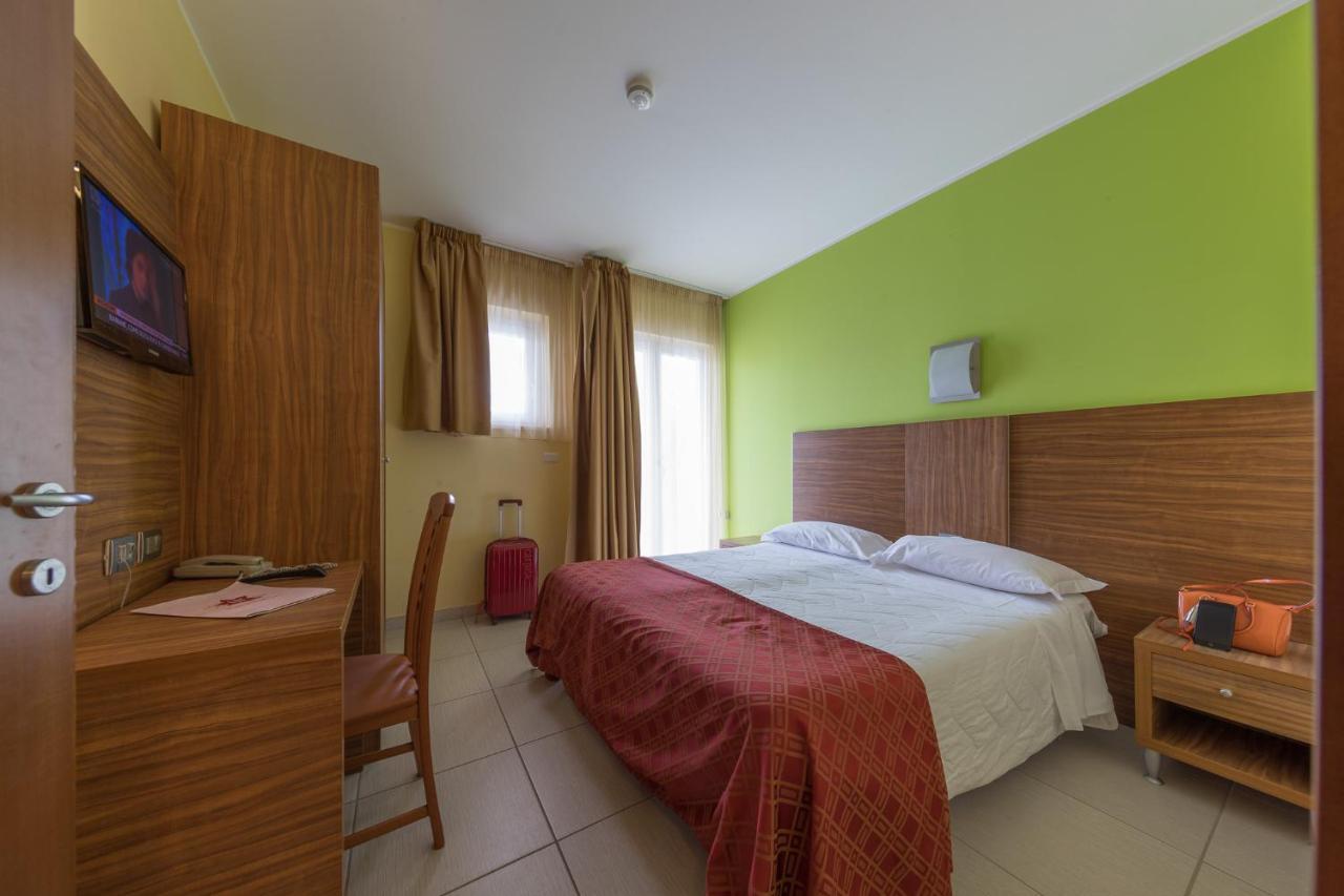 Hotel La Ninfea Montesilvano Marina Esterno foto