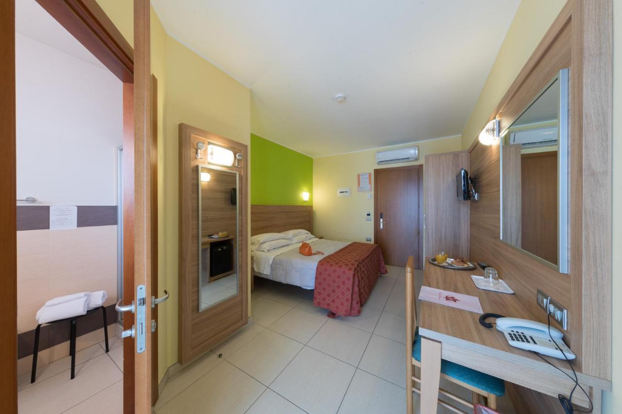 Hotel La Ninfea Montesilvano Marina Esterno foto