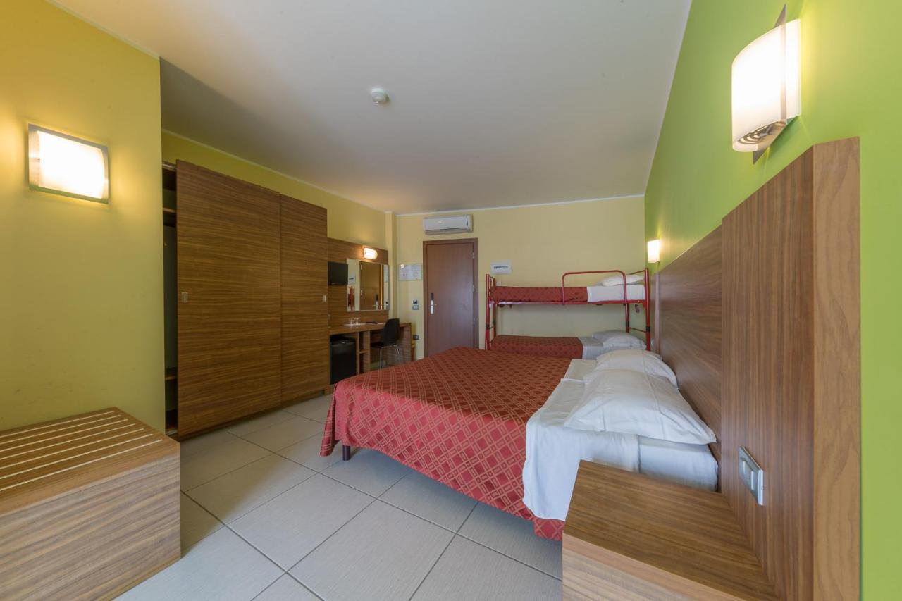 Hotel La Ninfea Montesilvano Marina Esterno foto