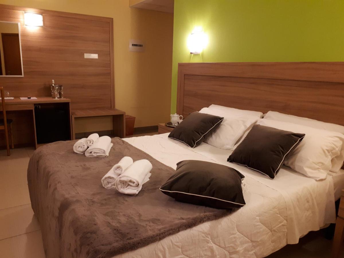 Hotel La Ninfea Montesilvano Marina Esterno foto